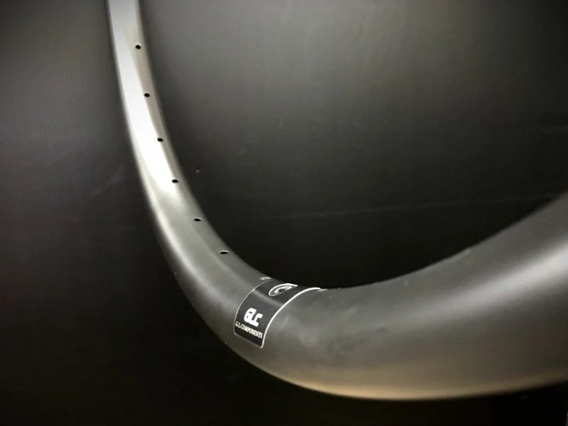 GLcomponents カーボンリム C50 27.5+ – OVERRIDES