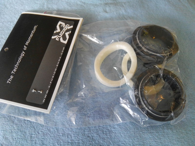 27.5用エアサス／X-Fusion Amazon.co.jp: X-Fusion O2 PRO RL 200x56mm Rear Air Shock